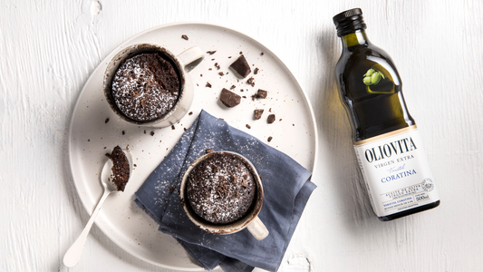 Mug cake de chocolate y oliva (2 porciones)